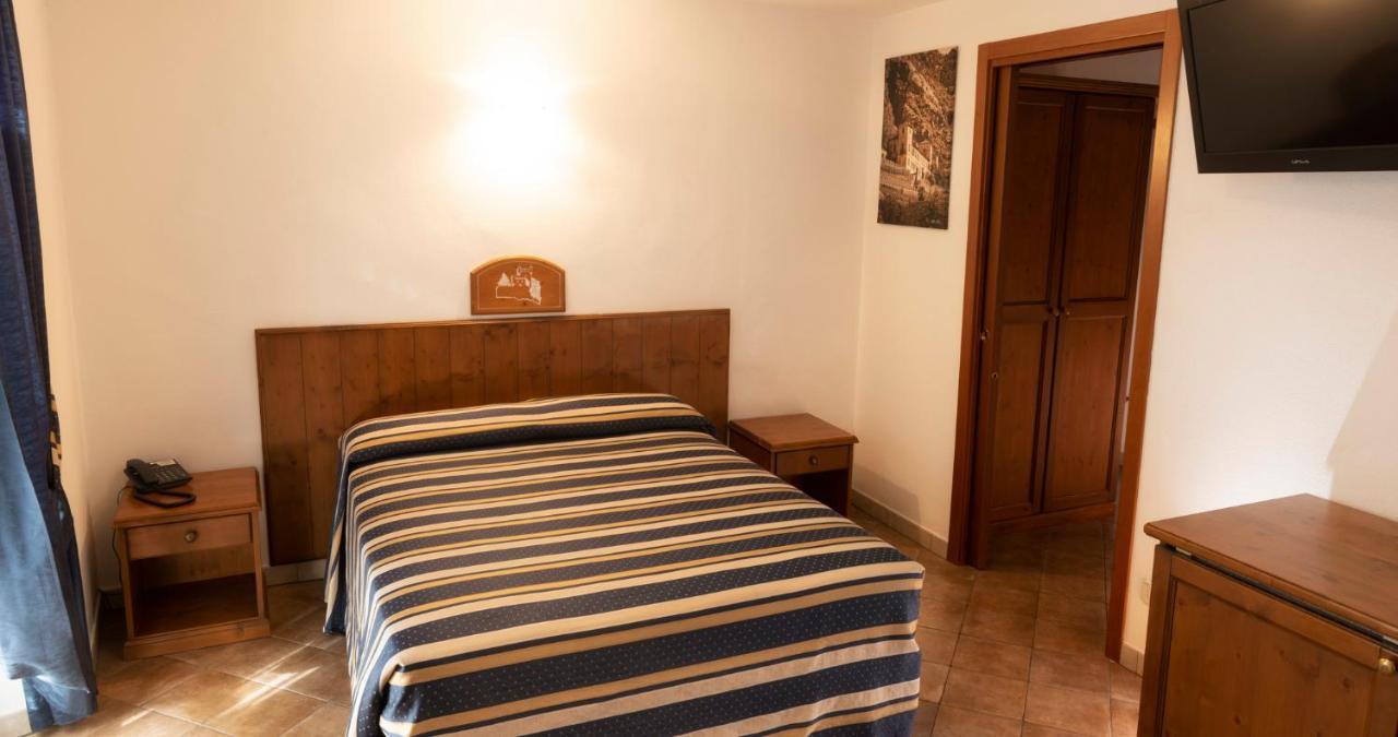 Chateau Hotel 3*